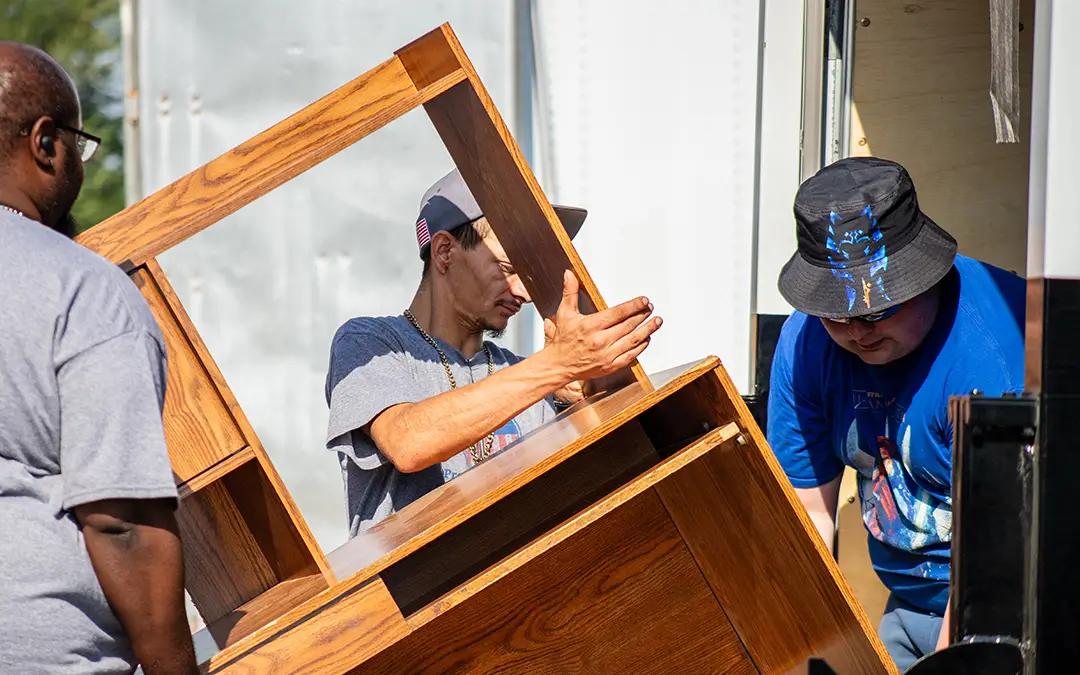 What Is the Cheapest Way to Get Rid of Furniture?